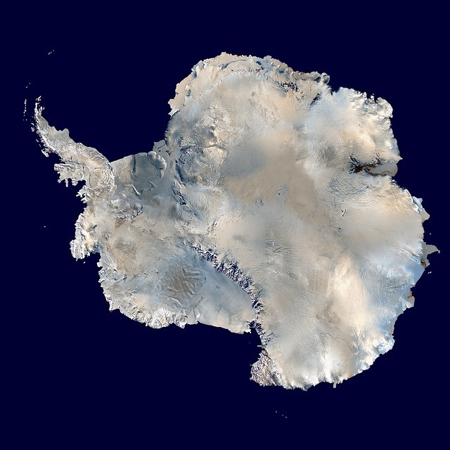 A qui appartient le Pôle Sud ?
Image satellite 